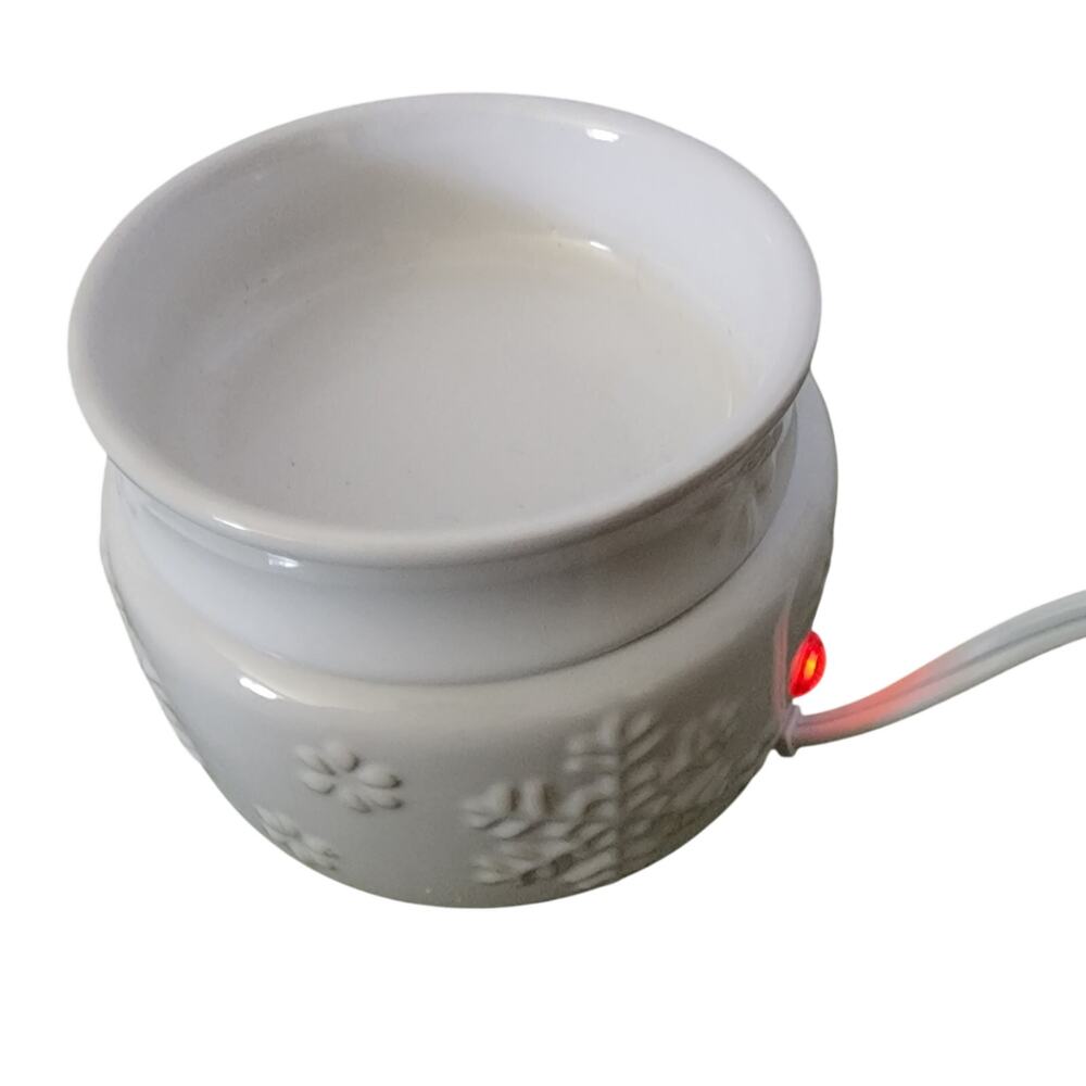 Yankee Candle White 'SNOWFLAKE' Ceramic Electric Candle Tart Wax Warmer - NIB